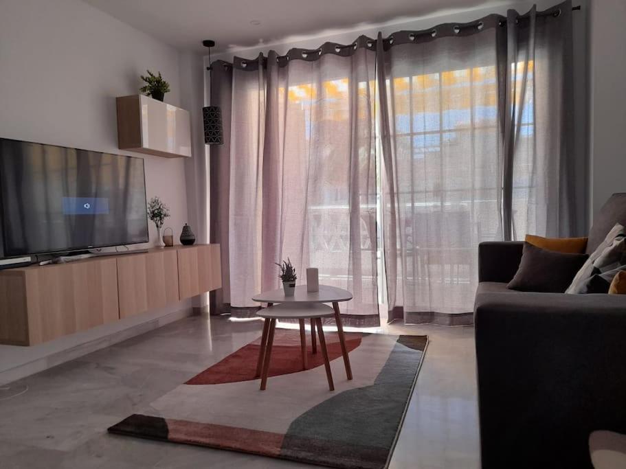 Encantador apartamento residencial con piscina Torremolinos Luaran gambar